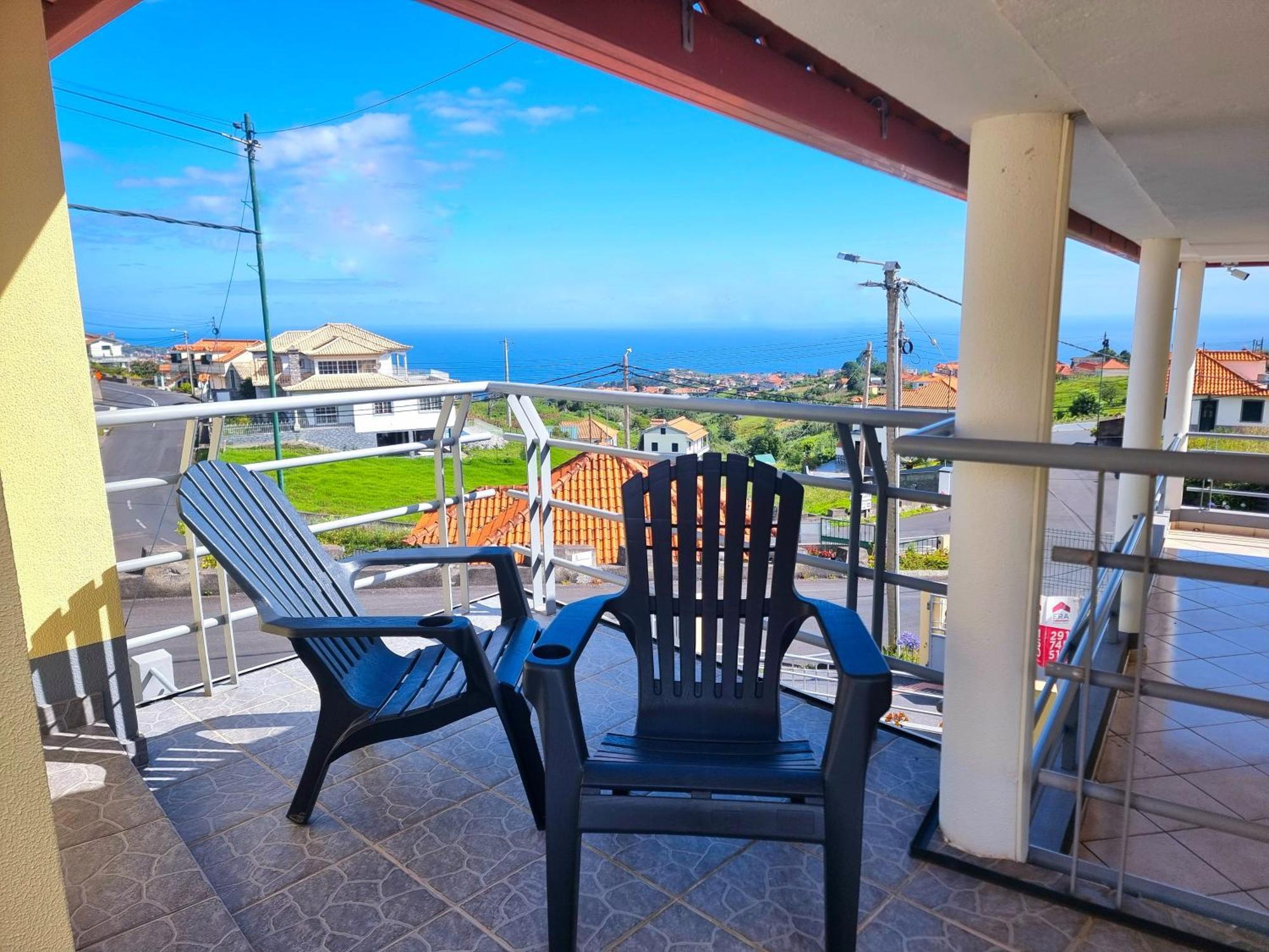 Cozy Getaway In Santana Center Terrace With Views Near Levadas And Hiking Trails Pico Ruivo